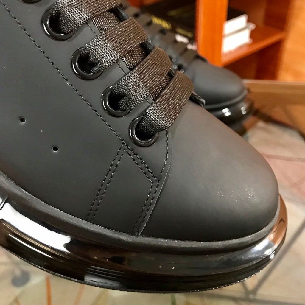 ALEXANDER MCQUEEN NERE CON SUOLA LUCIDA