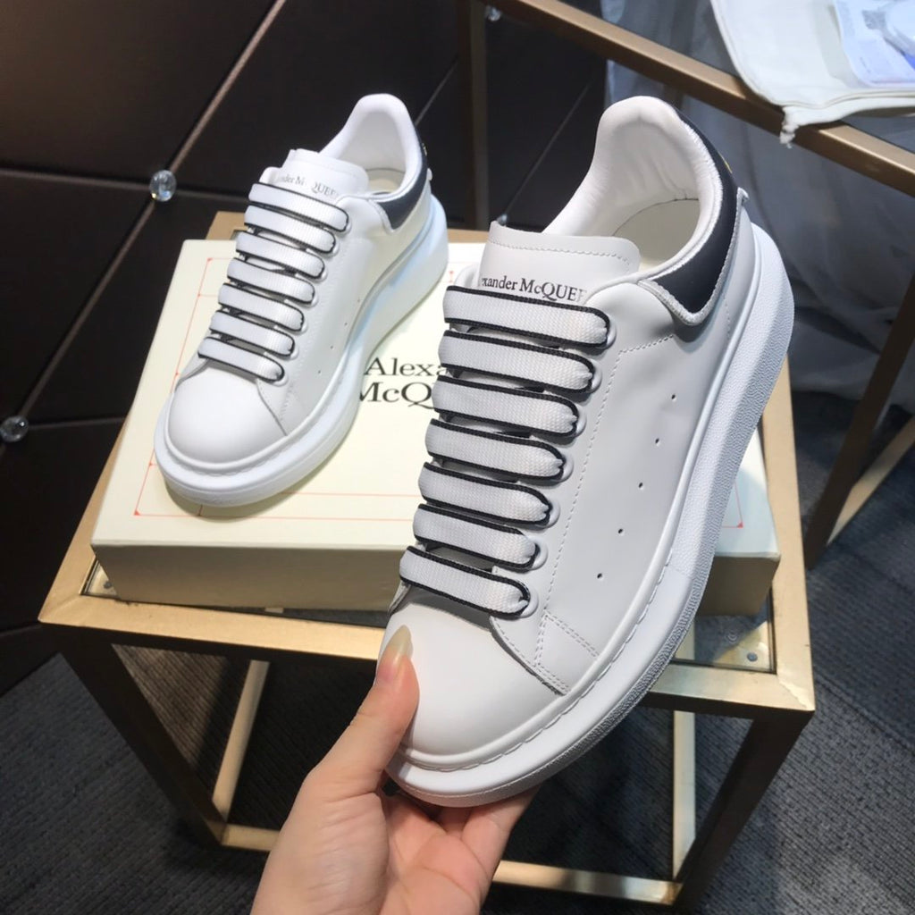 ALEXANDER MCQUEEN BIANCHE E NERE RETRO SCRITTA ORO