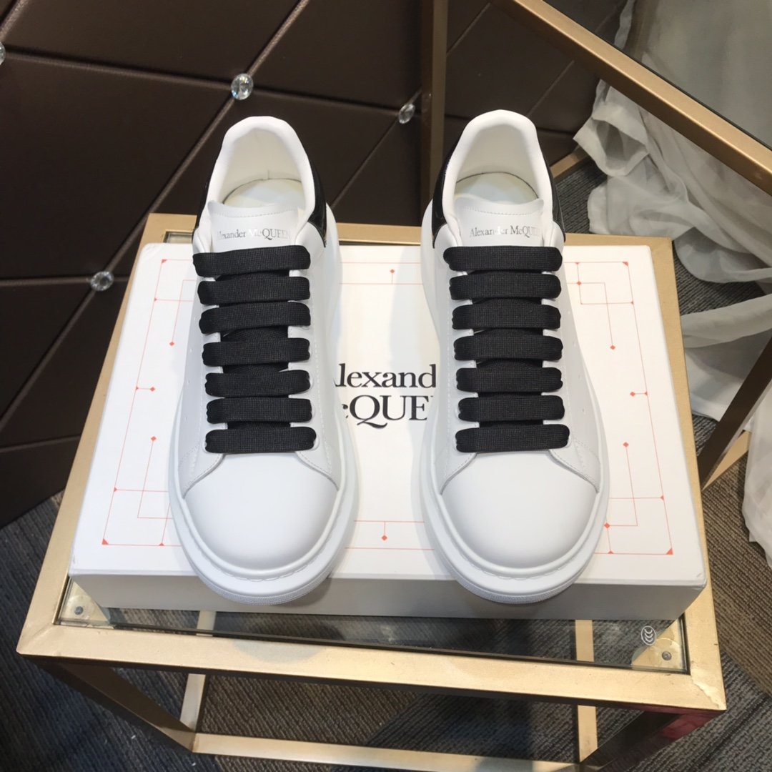 ALEXANDER MCQUEEN BIANCHE E NERE CON LACCI NERI